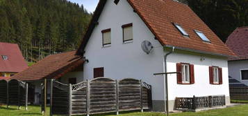 Haus zum Verlieben in St. Barbara im Mürztal mit sonnigem ebenen Grund