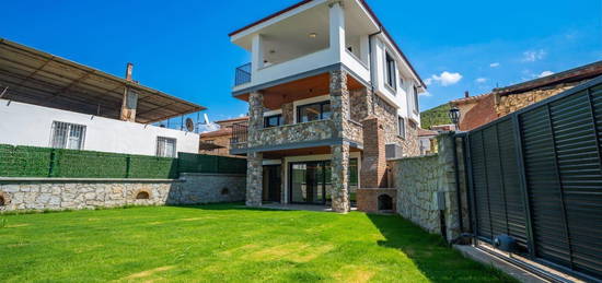 BALIKESIR TAYLIELINDE SATILIK VILLA