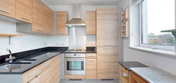 Flat to rent in Tarves Way, Greenwich SE10