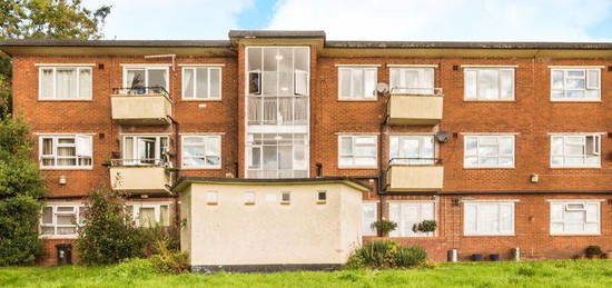 Flat for sale in Arnold Close, Newport NP20