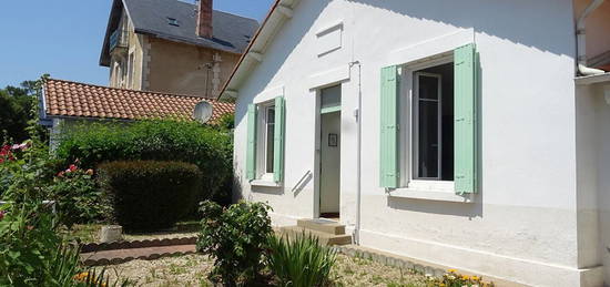 Maison de plain-pied  à vendre, 5 pièces, 3 chambres, 75 m²