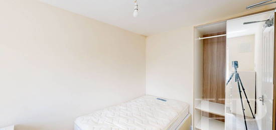 Room to rent in Friars Rookery, Crawley RH10