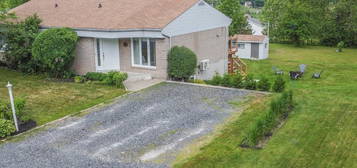 219, 26e Avenue
                        Beauceville