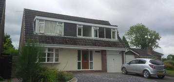 6 bedroom detached house to rent