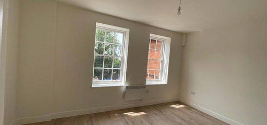 Flat to rent in High Street, Coleshill B46