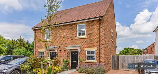 2 bedroom semi-detached house