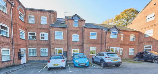 Flat for sale in Trinity Court, Hinckley LE10