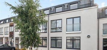 Flat for sale in Bardolph Road, Richmond TW9