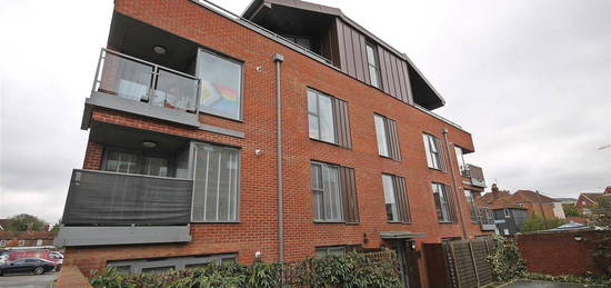 Flat to rent in Marlowe Place, Dover Street, Canterbury CT1