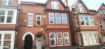 6 bedroom terraced house