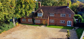 6 bed detached house for sale