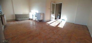 kiralk daire asansrl 2+1 90 m2 kombili temiz kullanl cadde zerinde