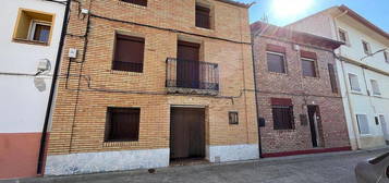 Casa en Peralta de Alcofea