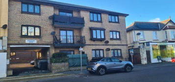 2 bed flat to rent