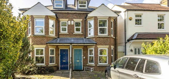 4 bedroom semi-detached house