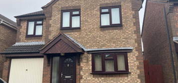 4 bedroom detached house to rent