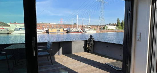 Traumhafte Wohnung auf dem Wasser im Harburger Hafen