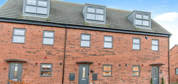 3 bed terraced house for sale