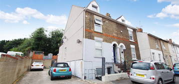 Maisonette to rent in Cross Street, Old Town, Swindon SN1