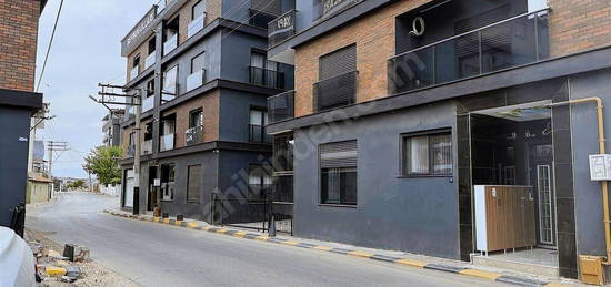 3 Cephesi Açık 140 m2 geniş oda yapıları