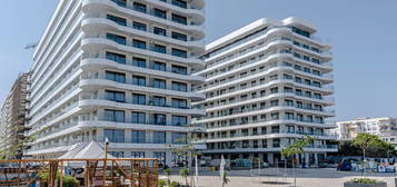 Apartament 2 camere 65 mp ,etaj 3 , complex Sea On Mamaia Sat