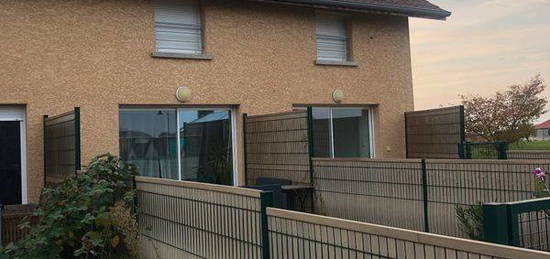 Ste Blandine : T2 en duplex, terrasse, parking