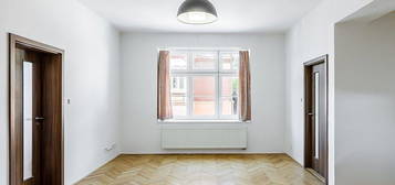 Pronájem bytu 3+kk 66 m²