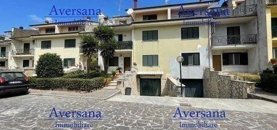 N. 3 Appartamenti in Villa con ingressi autonomi