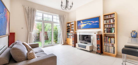 Flat for sale in Blenheim Gardens, Willesden Green, London NW2