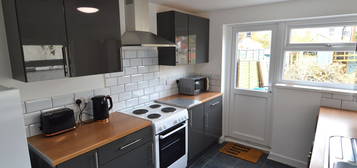 5 bed terraced house to rent