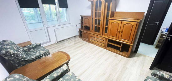 Podu Ros - apartament cu 2 camere, renovat, mobilat si utilat