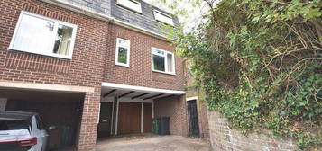 4 bedroom terraced house