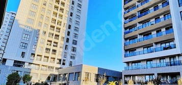 ROYAL GARDEN KARTAL'DA DENİZ MANZARALI 3+1 SATILIK DAİRE