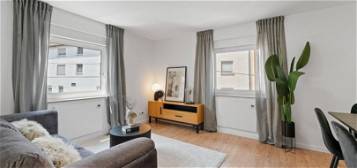 PROVISIONSFREI + Frisch renovierte 3-Zimmer-Whg mit idealem Schnitt & Tageslichtbad + 6% Rendite