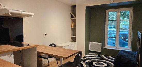 Studio meublé  à louer, 1 pièce, 27 m², Étage 0/–