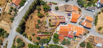 Moradia Devoluta c/8 Divisões e Terreno c/2840m2 - Vaqueiros, Alcoutim