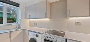 Flat to rent in 1 Trenmar Gardens, London NW10