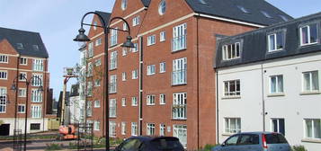 Flat to rent in Ushers Court, Trowbridge BA14