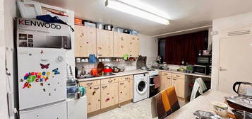 Maisonette for sale in Summerwood Road, Isleworth TW7