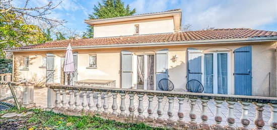 Maison  à vendre, 6 pièces, 4 chambres, 141 m²