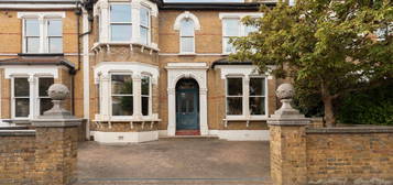 5 bed terraced house for sale