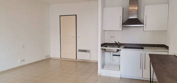 COGOLIN - Centre-ville - Agréable studio - 38m²