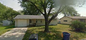 8325 High St, De Soto, KS 66018