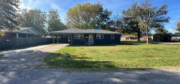 800 E  Elm St, Walnut Ridge, AR 72476