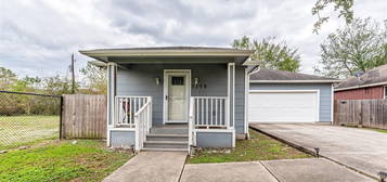 5210 Ricky St, Houston, TX 77033