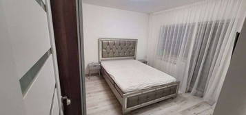 Inchiriez apartment 3 camere zona Dacia