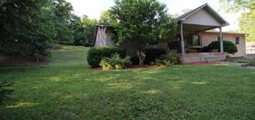 108 Seaton Dr, Russell, KY 41169