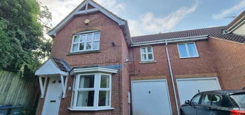 3 bedroom semi-detached house to rent