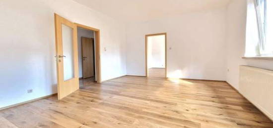 NEU RENOVIERTE 75m2 WOHNUNG MIT MODERNER KU CHE IN BAD HALL