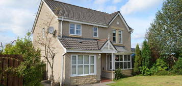 4 bed detached house to rent